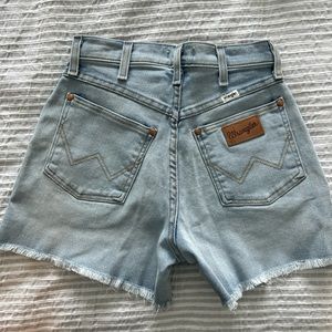 Wrangler high rise mid thigh cut off short